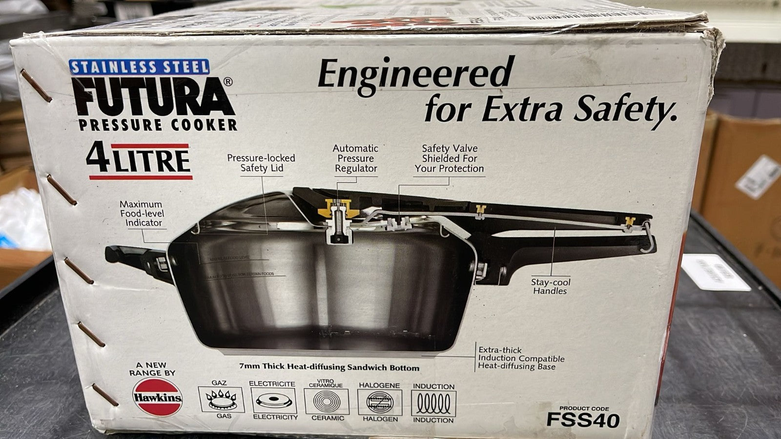 Hawkins Futura Stainless Steel Induction Compatible Pressure Cooker, 4 Litre Cap